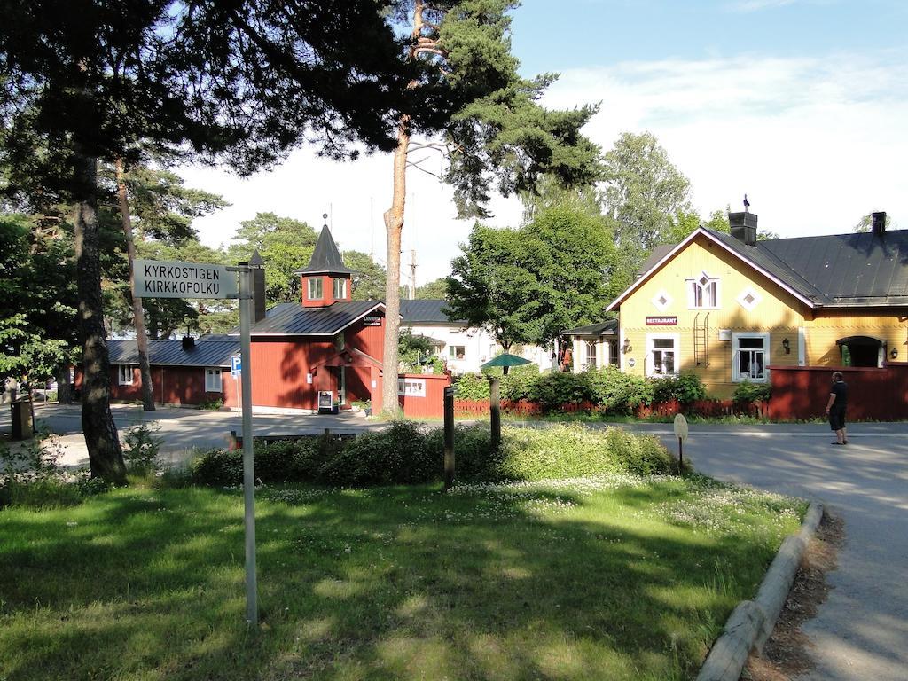Hotel & Cafe Lanterna Nauvo Bagian luar foto